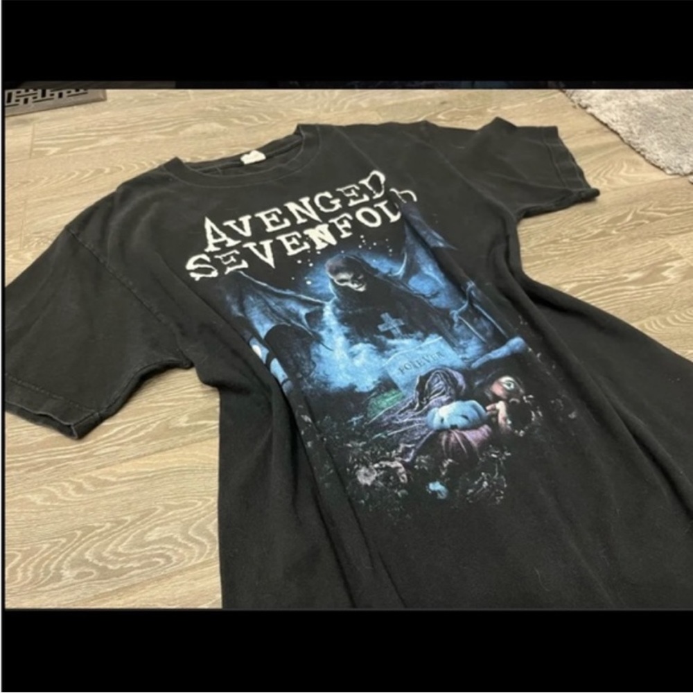 Graphic tee